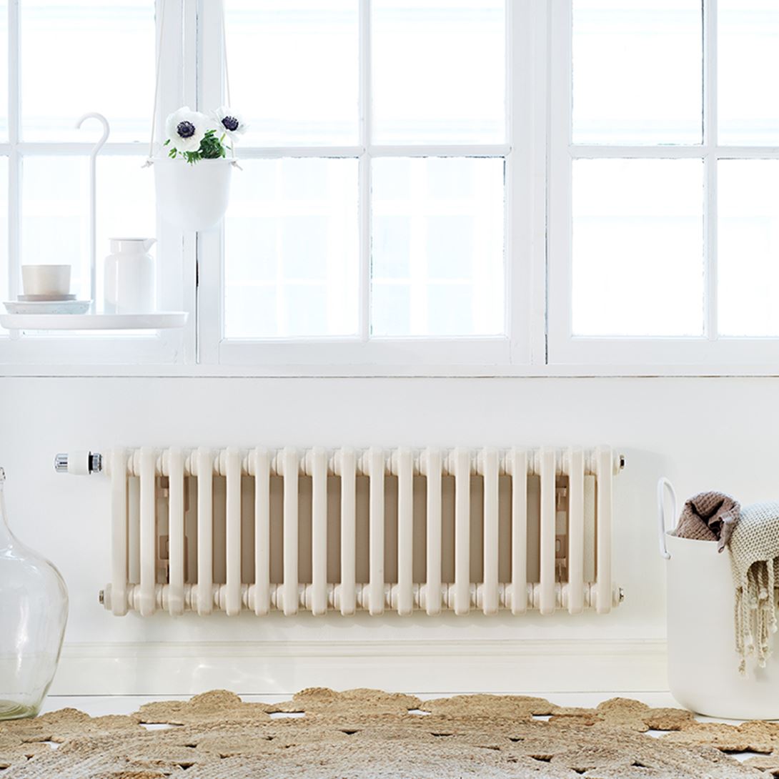 Purmo Delta tillhör en av de tre radiatorerna med hygienintyg från Purmo, avsedda för slutna vattenburna system. Finns i vitt och i över 70 olika kulörer.