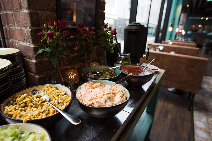 Taco Bar erbjuder snabbt serverad Tex-Mex mat och är Sveriges första Tex-Mex kedja som i huvudsak drivs i franchiseform.