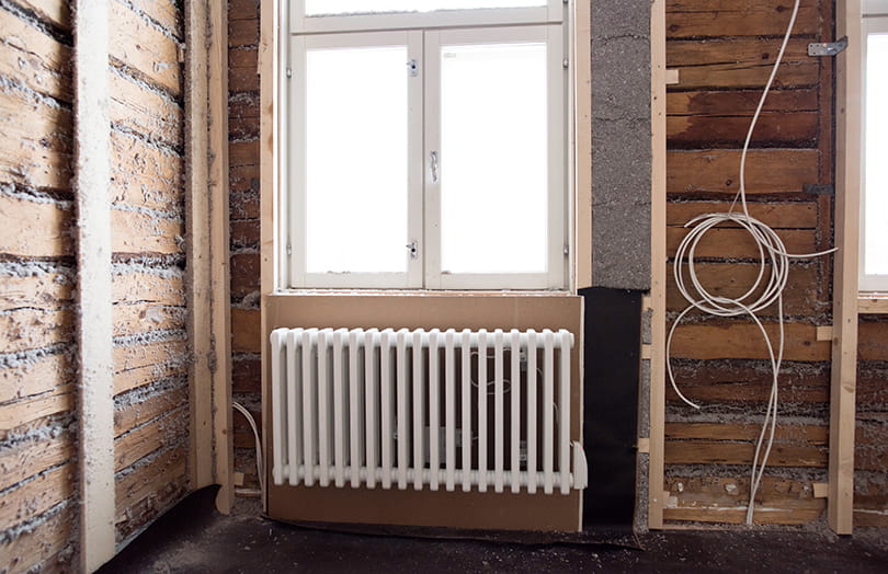 Epok från LVI by Purmo är ett vätskefyllt elelement som tillfälligt kan monteras på vägg under renovering.